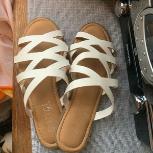 SANDALS**size 6 1/2